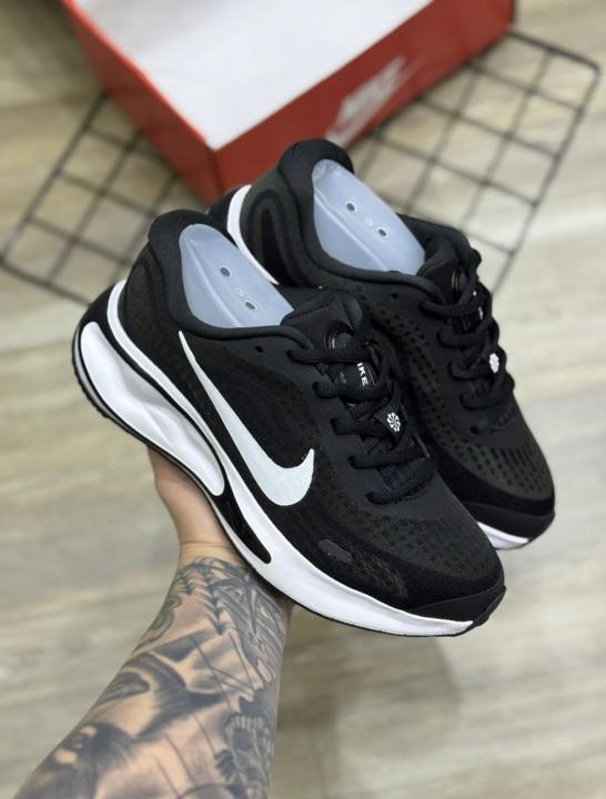 Nik.e Journey Run Black White