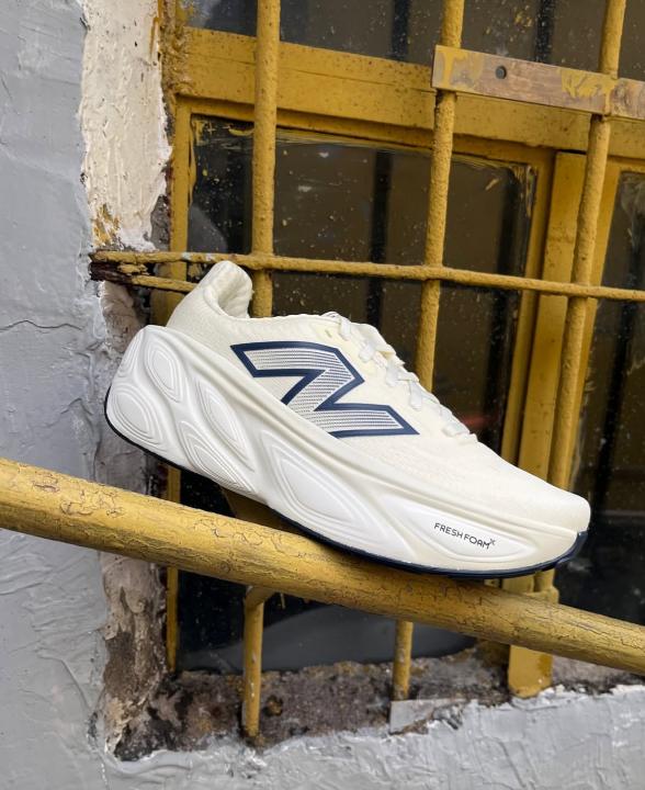 New Balanc.e Fresh Foam X More V5 White