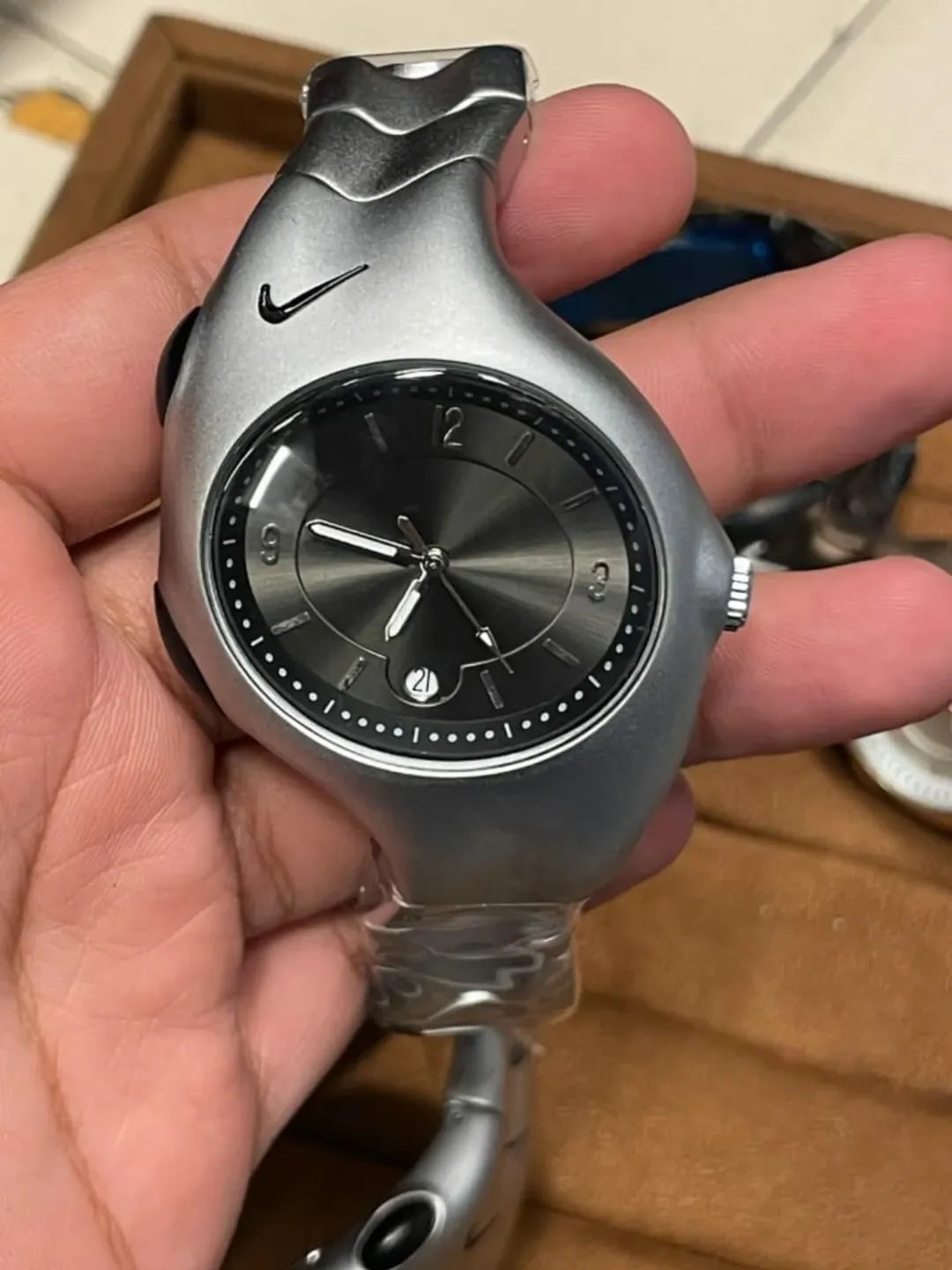 Nik.e Triax Grey