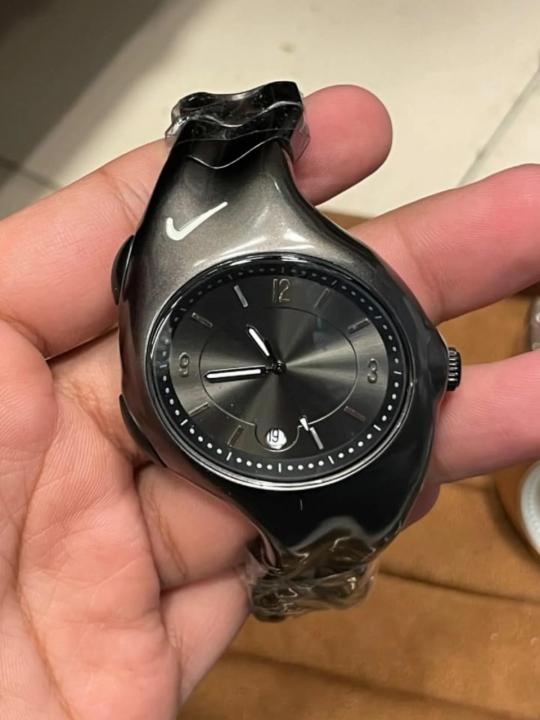 Nik.e Triax Black