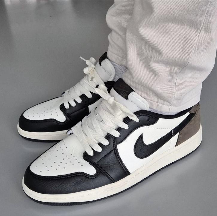 Nik.e Air Jordan 1 Low Mocha Semi UA