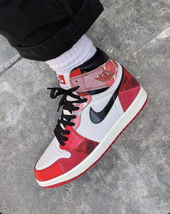 Nik.e Air Jordan 1 High Spiderverse
