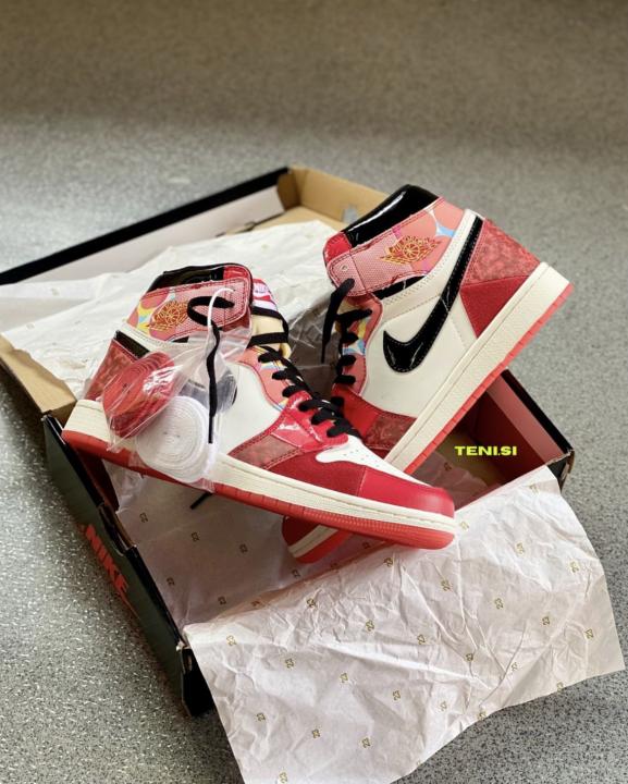 Nik.e Air Jordan 1 High Spiderverse