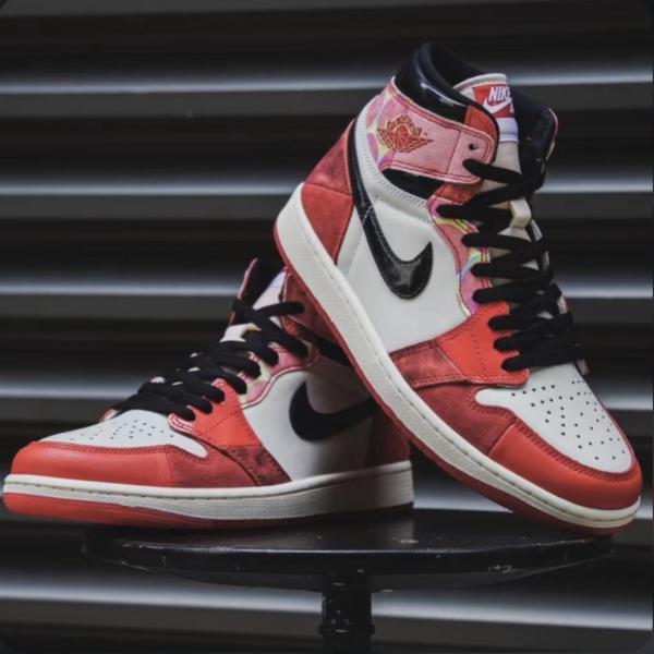 Nik.e Air Jordan 1 High Spiderverse