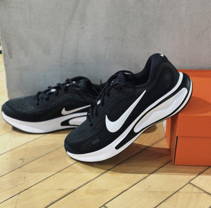 Nik.e Journey Run Black White