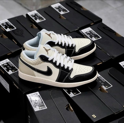 Nik.e Air Jordan 1 Low SE Coconut Milk