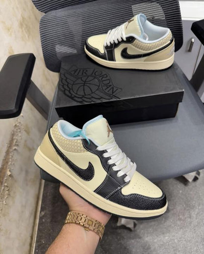 Nik.e Air Jordan 1 Low SE Coconut Milk