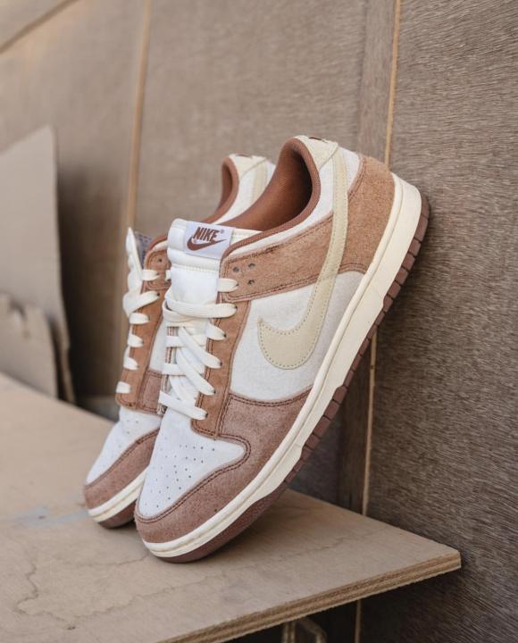 Nik.e SB Dunk Low Medium Curry