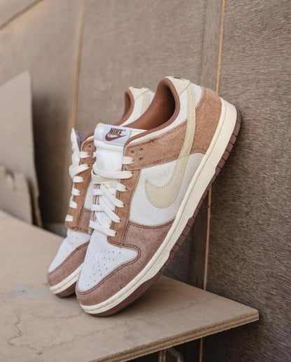 Nik.e SB Dunk Low Medium Curry