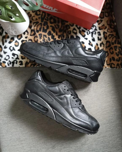 Nik.e Airmax 90 All Black