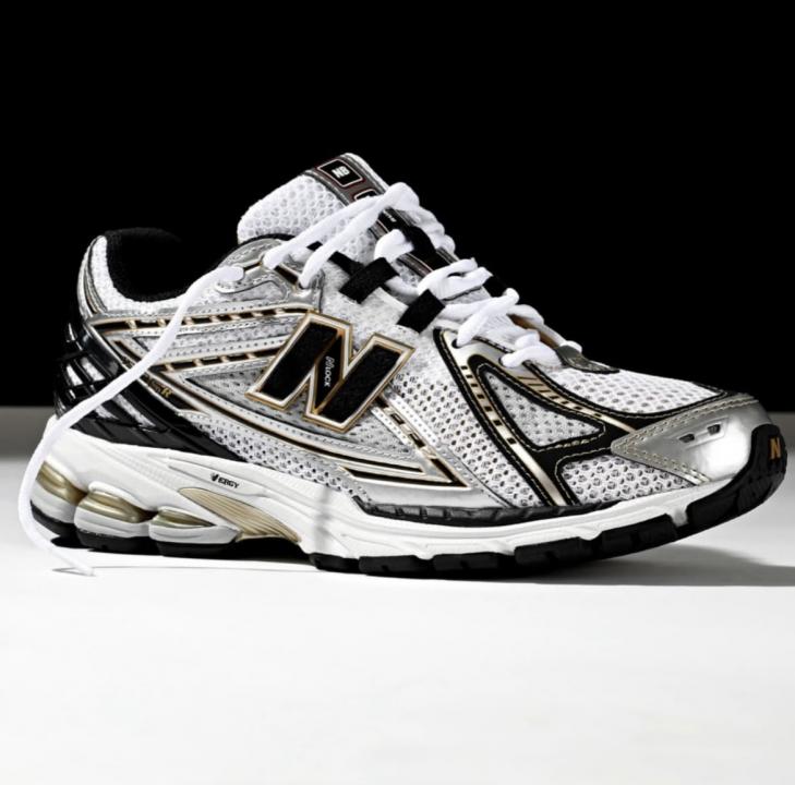 New Balanc.e 1906R Metallic Gold