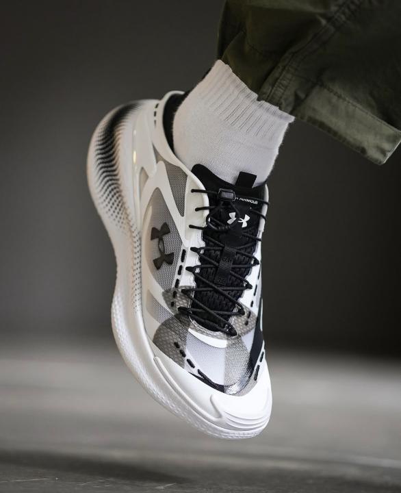 Under Armou.r Hovr Echo SlipSpeed White
