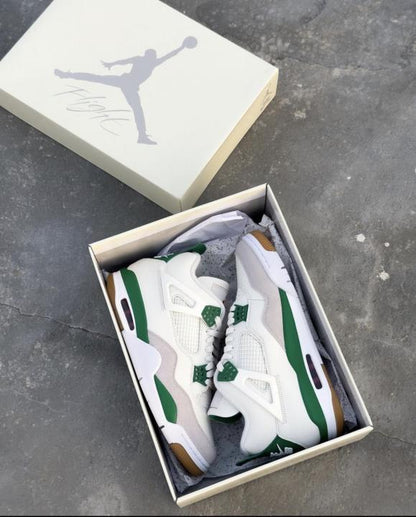 Nik.e Air Jordan 4 SB Pine Green Semi UA