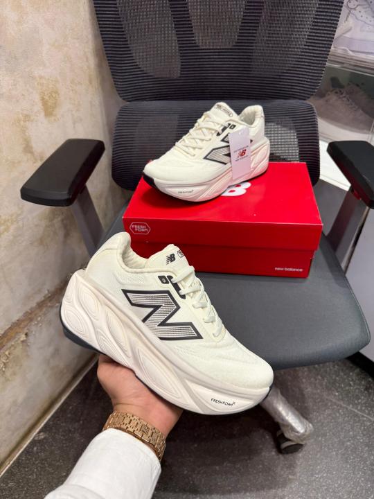 New Balanc.e Fresh Foam X More V5 White