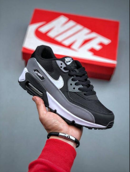 Nik.e Airmax 90 Essential