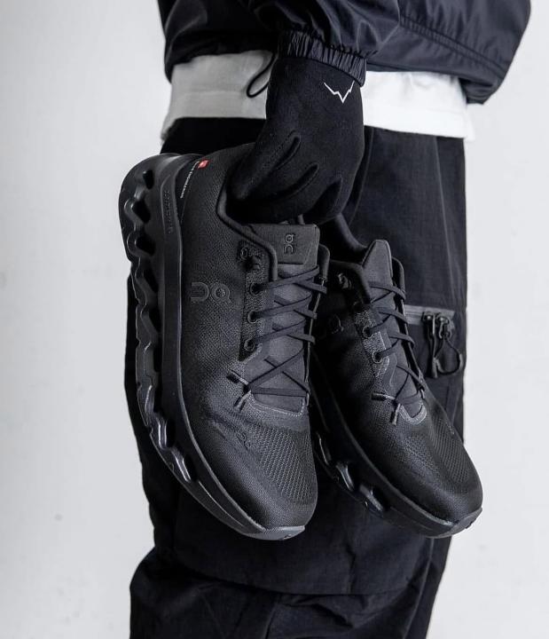 On Cloud Tilt Eclipse Black