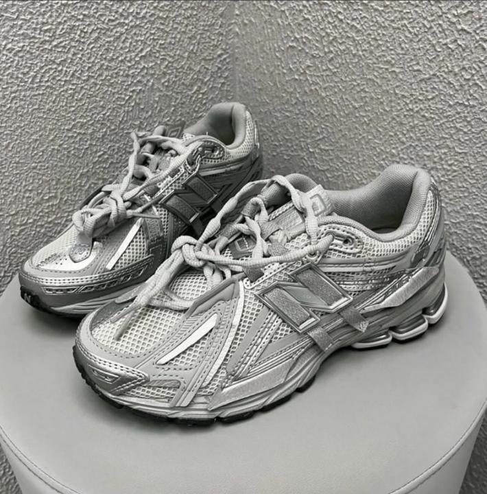 New Balanc.e 1906A Concrete Silver