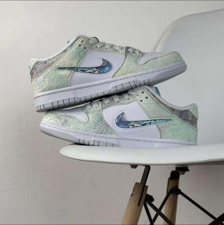 Nik.e Dunk Low Year Of The Dragon Steam Puppet