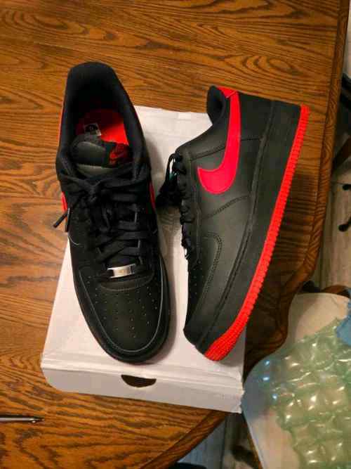nikee Airforce 1 university Red black