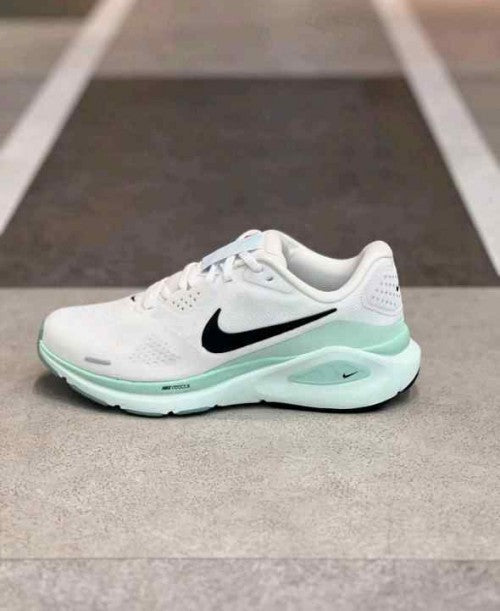 Nik.e Structure 26 Mint Foam
