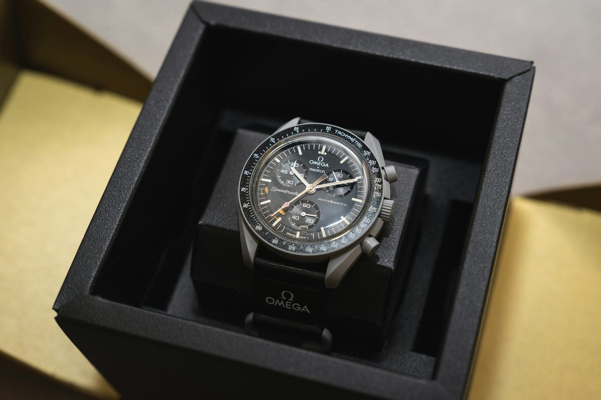Swatch Omega x Moon Mission To The  Moon Black - New Speedmaster Neavy Gray - Black Moonswatch